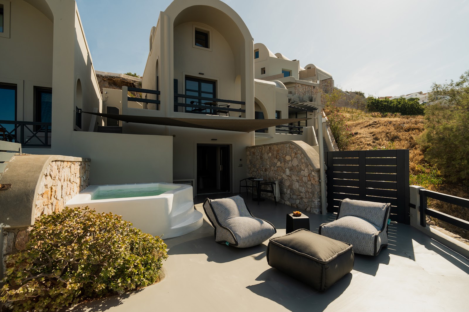 Acroterra Rosa Luxury Suites & Spa