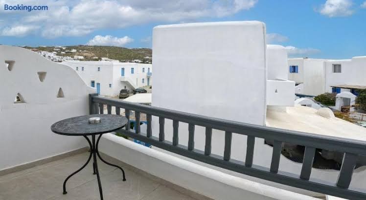 Aeonic Suites & Spa