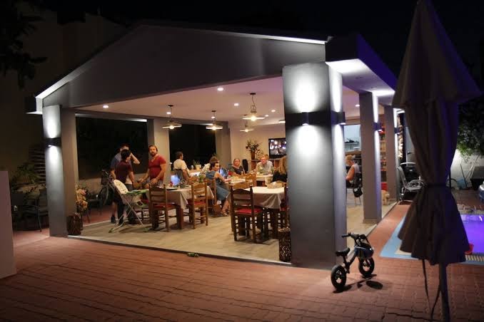 Anixis Hotel
