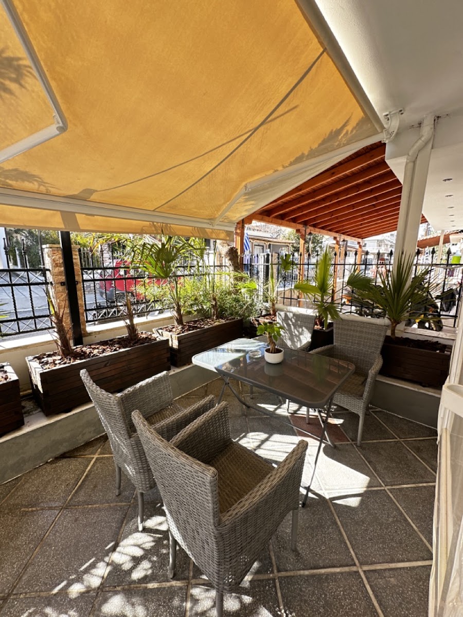 Arias Apartments