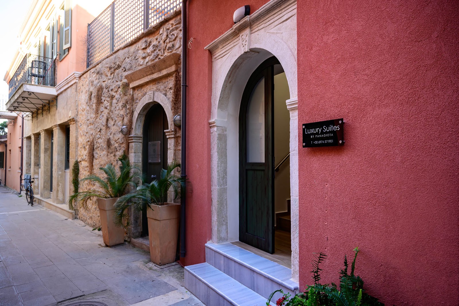 BLUE LUXURY SUITES