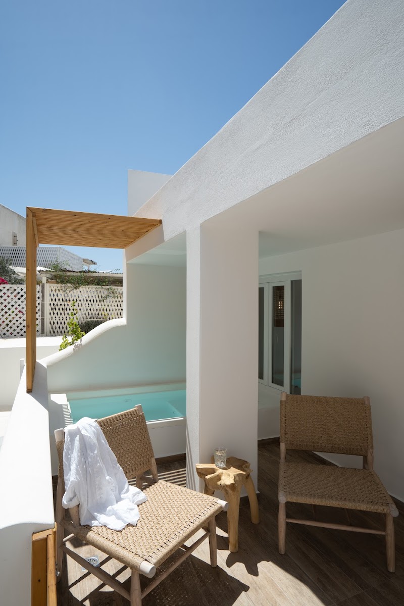 Central Hostel Oia