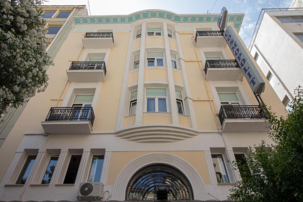 Claridge Hotel