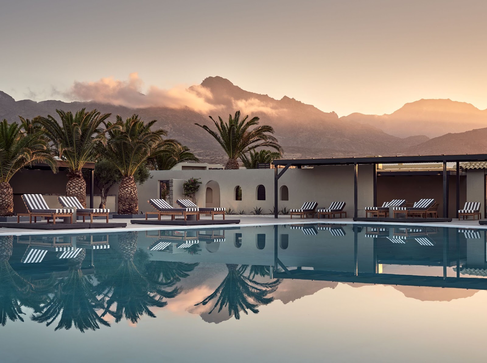 Coriva Beach Hotel & Bungalows