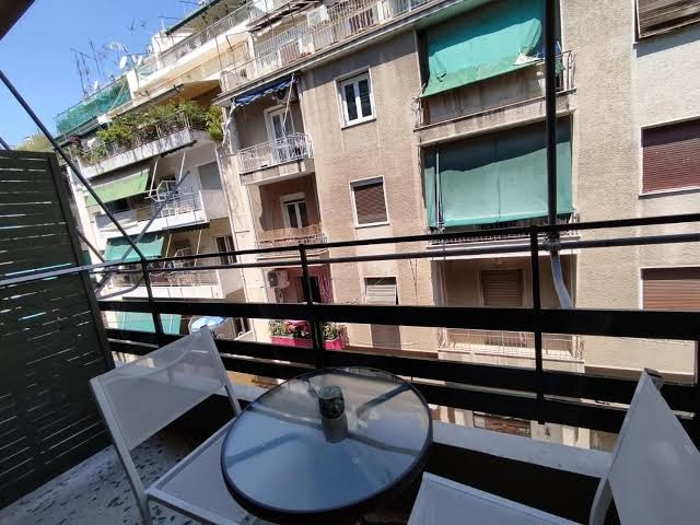 Economy shared apartment in central Athens