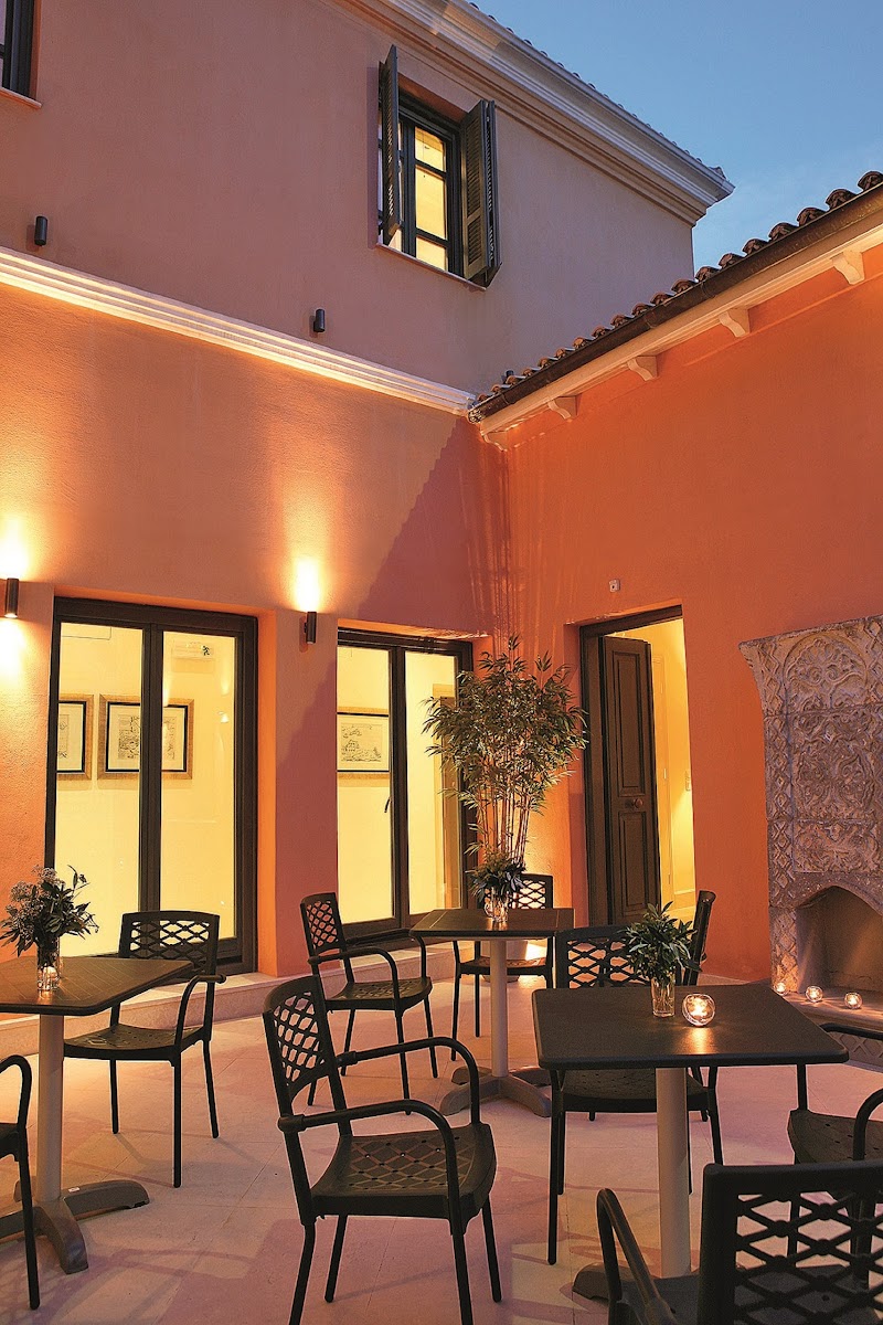 Efessos Center/Gold Apartment