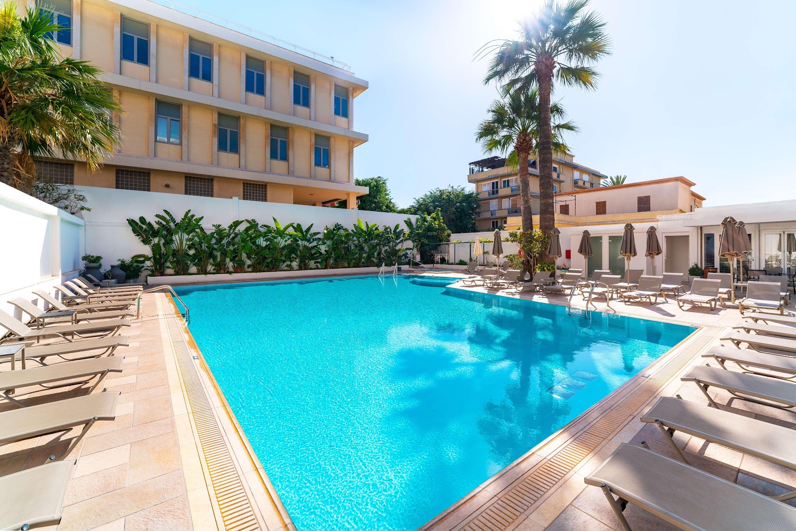 Essence Suites