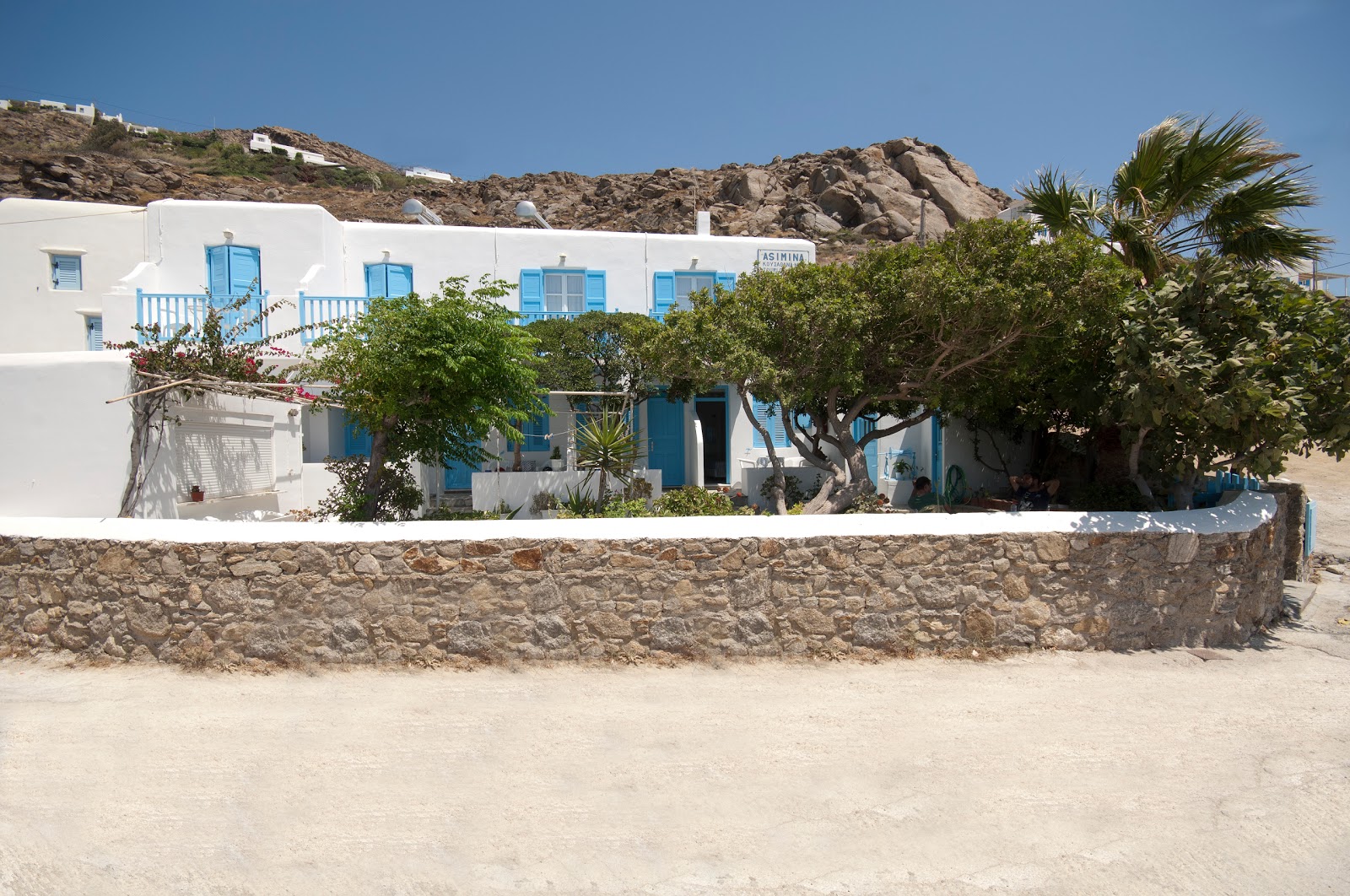 Hotel/Studios MEGAS