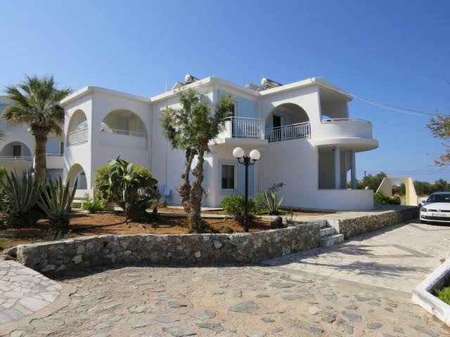 Kavos Hotel & Suites