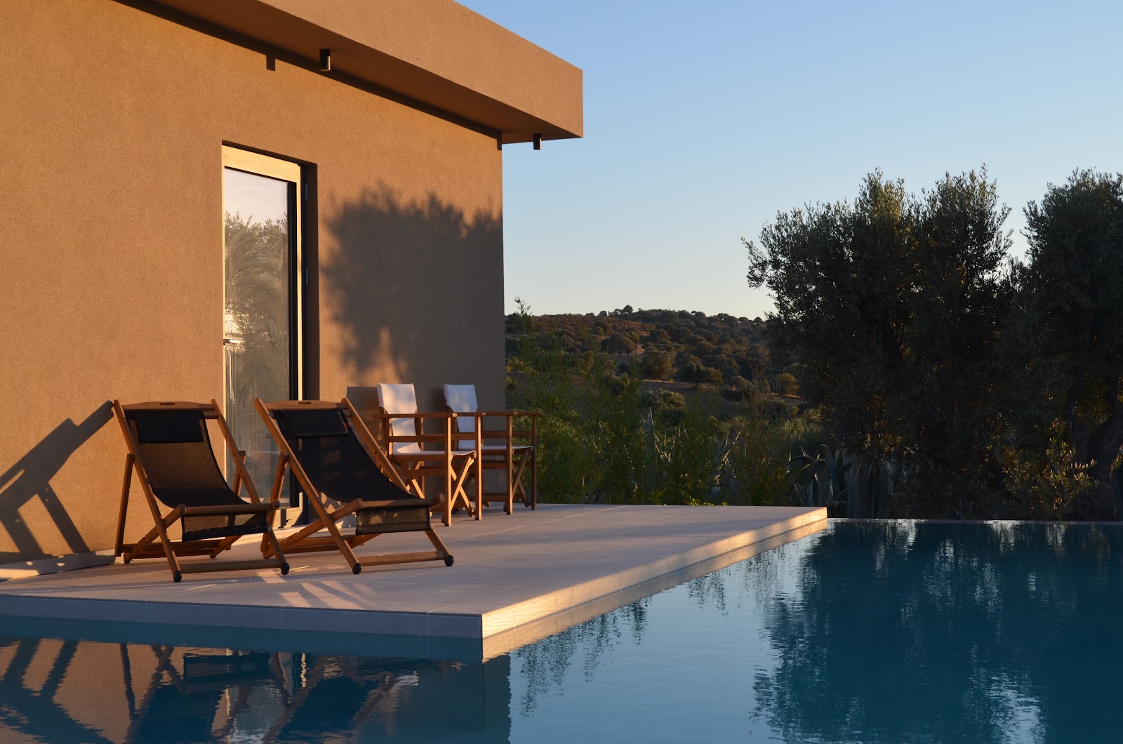 LAINI LUXURY SUITES