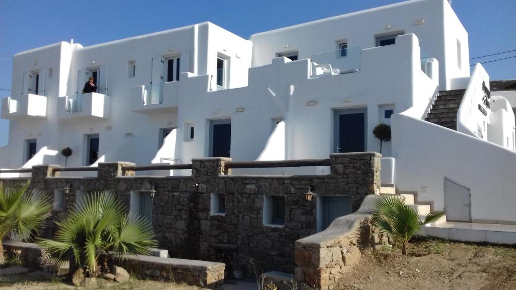 Maganos Apartments