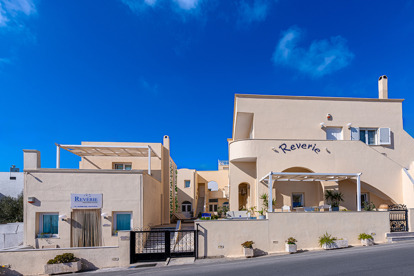 Margarita Hotel & Suites