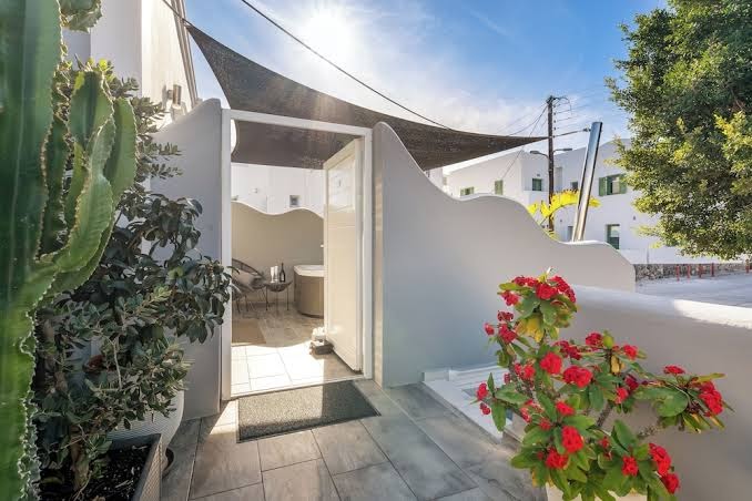 Marquise Suites (Adults Only)
