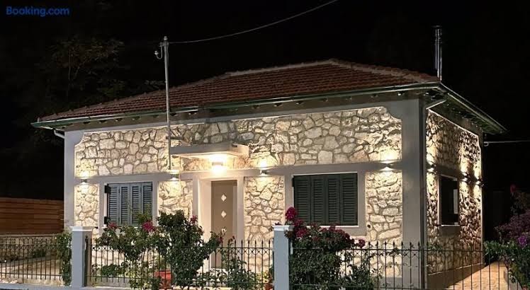 niki thalia viros apartments