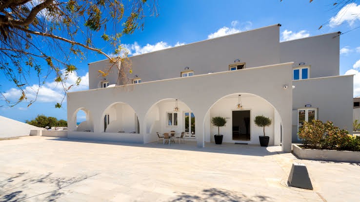 Noir Santorini Boutique Hotel