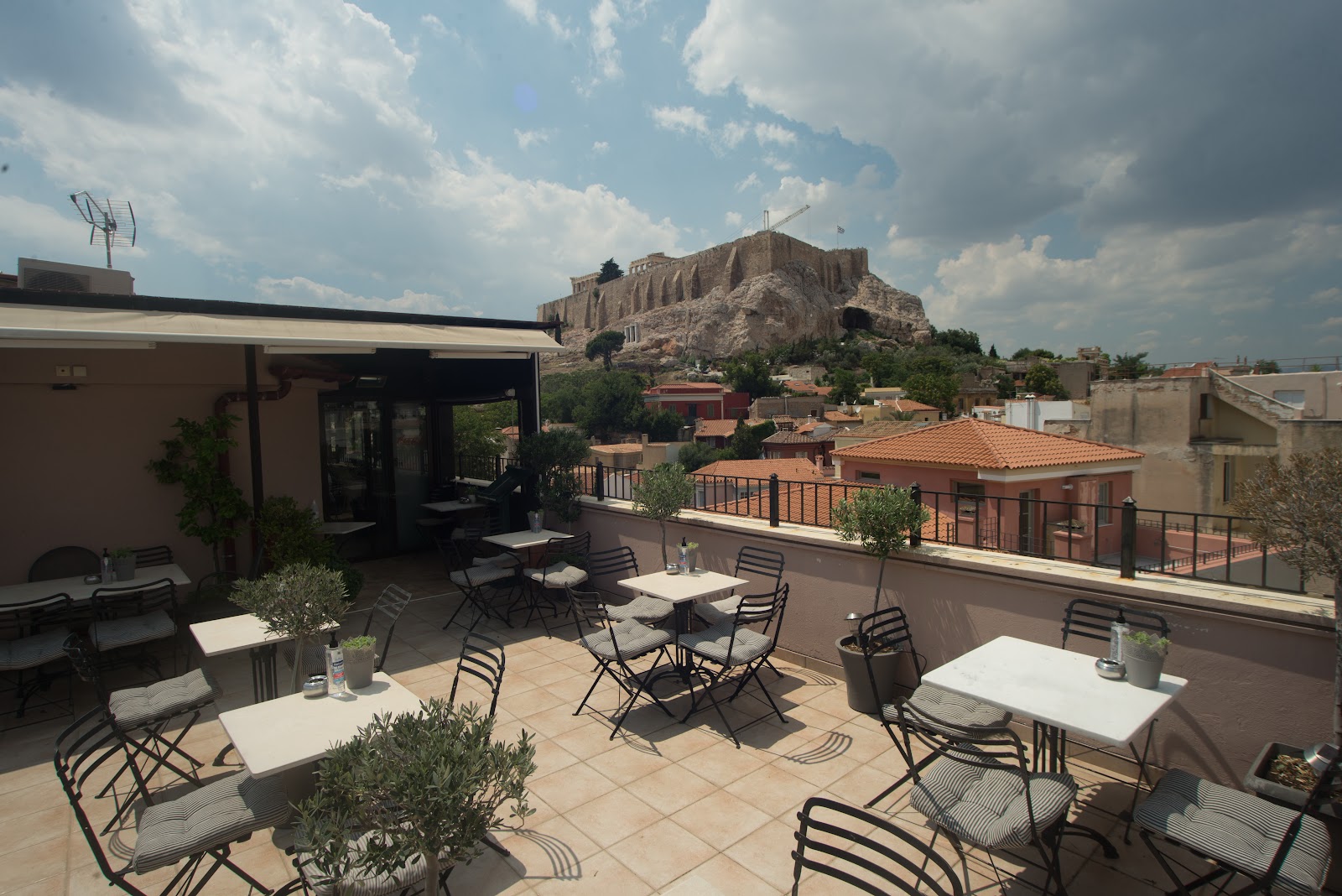 Plaka Arch Suites