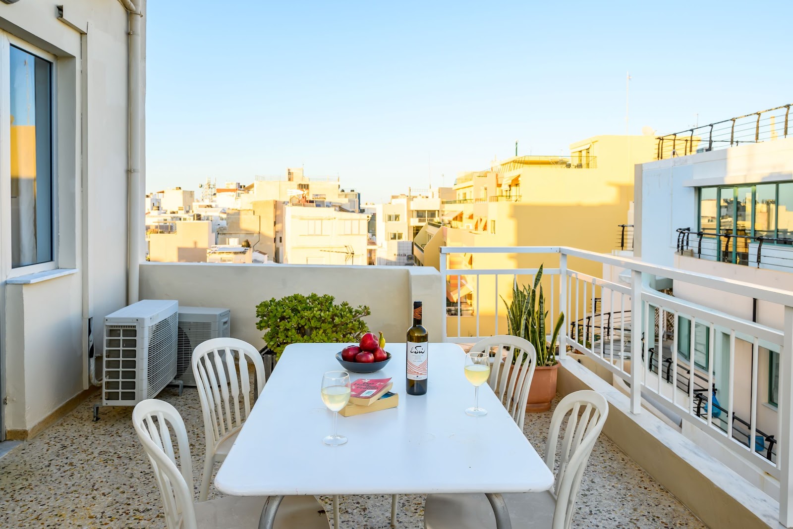 Royal Gold City Suites