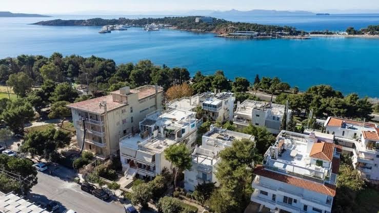 Vouliagmeni Suites