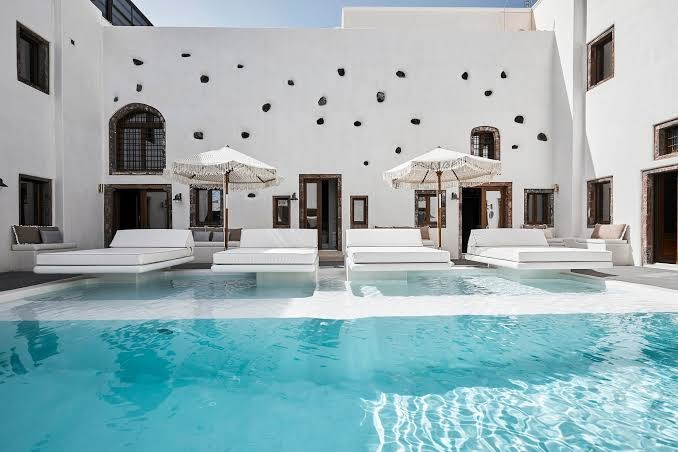 White Dream Suites