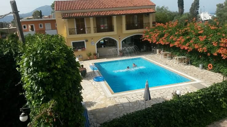 Zefiros Apartments